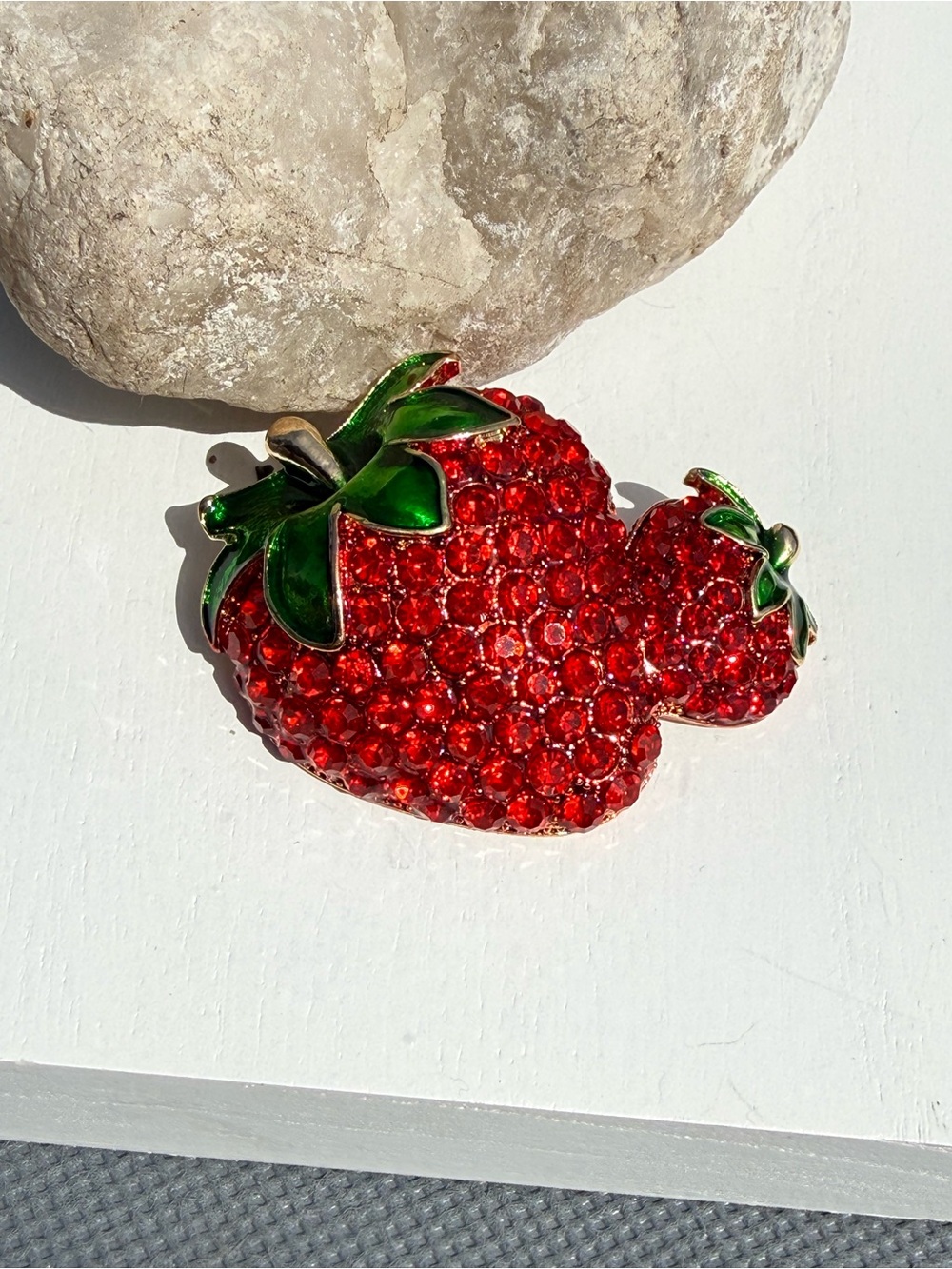 NWT Red Crystal Strawberry Brooch with Green Enamel Leaves and Baby Strawberry - Picture 4 of 7